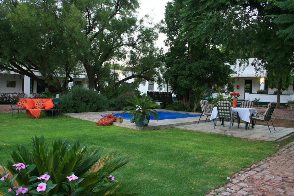 Steytlerville Royal Hotel Exterior foto