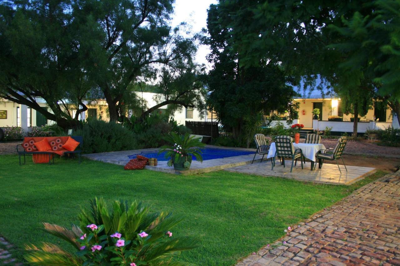 Steytlerville Royal Hotel Exterior foto
